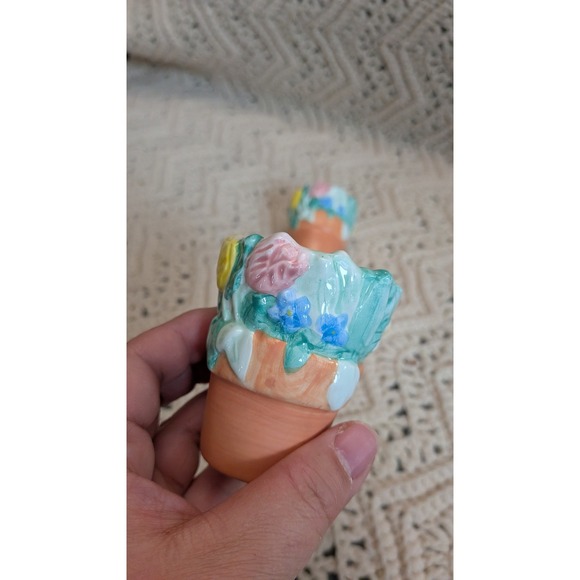 Vintage Ceramic Flower Pot Salt and Pepper Shakers Set Spring Floral Garden 2pc - Picture 4 of 5